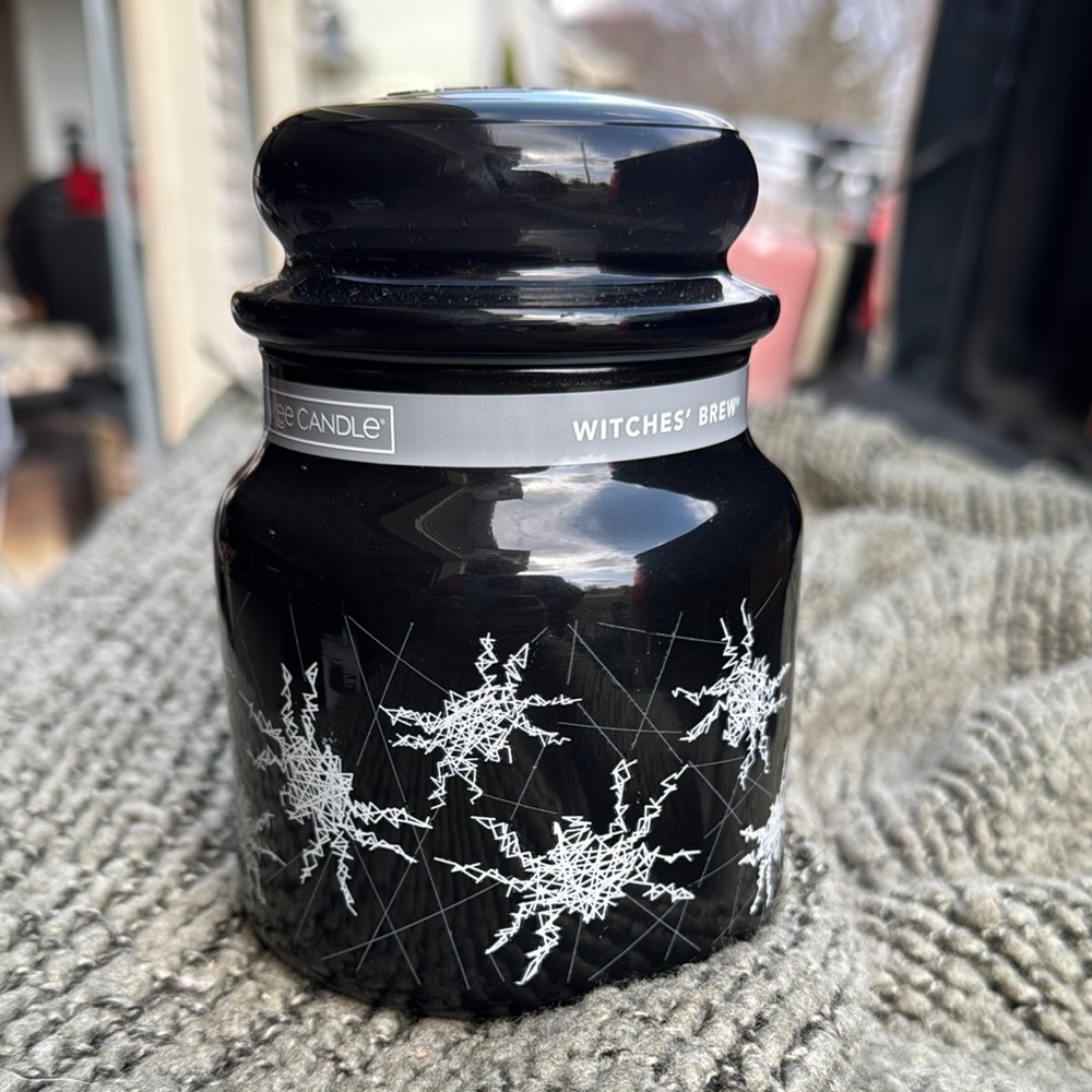 Yankee Candle Witches' Brew Black Jar Candle